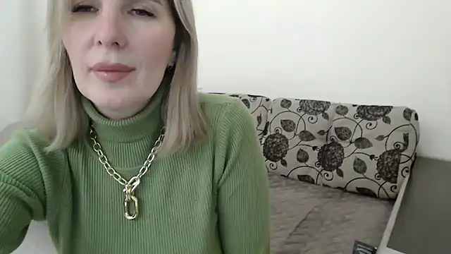 sensualEmilia online show from October 25, 6:24 pm