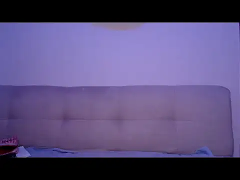 Snapshot of YummymeowW chatting on April 1, 4:04 pm YummymeowW online show from April 1, 4:04 pm