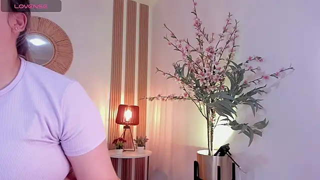 Antonellachic73 online show from September 15, 8:53 pm