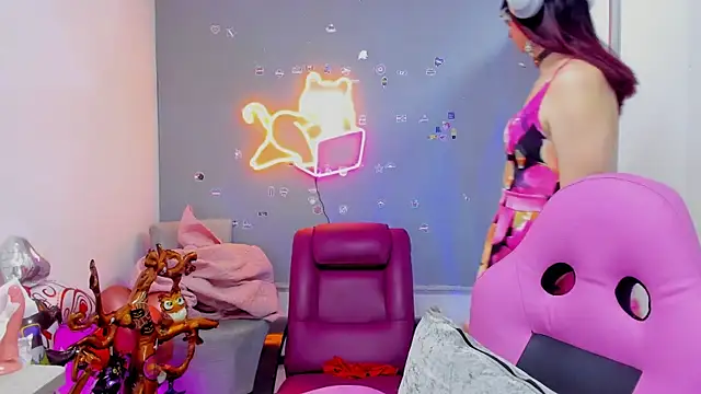 KimberlyJohnsoon online show from December 7, 11:23 pm