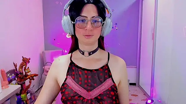 KimberlyJohnsoon online show from December 8, 11:29 pm