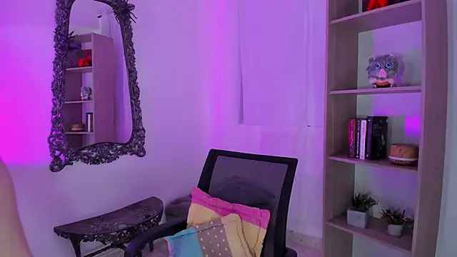 Snapshot of KimberlyJohnsoon chatting on November 17, 3:29 pm KimberlyJohnsoon online show from November 17, 3:29 pm