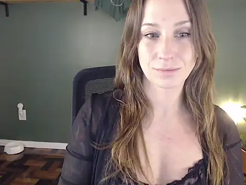 Snapshot of callmedemme chatting on May 14, 6:26 pm callmedemme online show from May 14, 6:26 pm