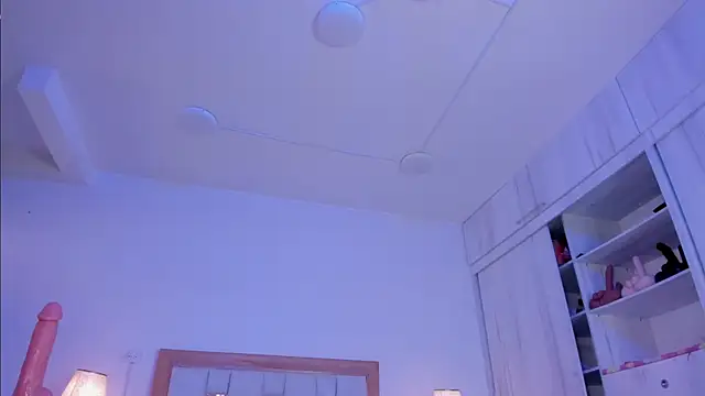 Snapshot of mia_hank chatting on January 21, 2:37 pm mia hank online show from January 21, 2:37 pm