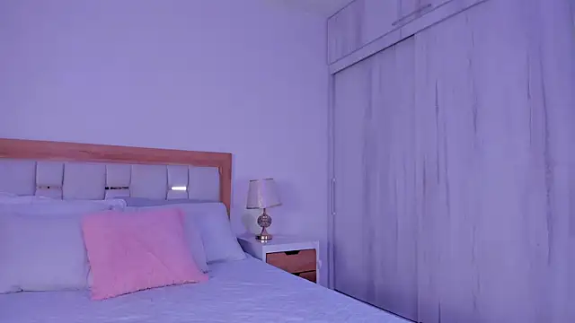 mia hank online show from March 7, 11:51 am