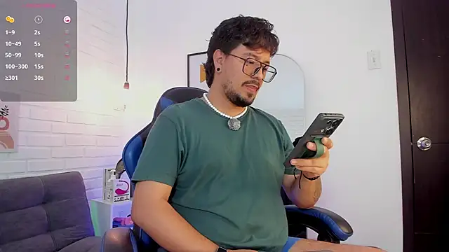 DaviidEvans  online show from December 20, 4:30 am