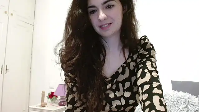 Snapshot of desirmiss1 chatting on June 6, 7:02 am desirmiss1 online show from June 6, 7:02 am