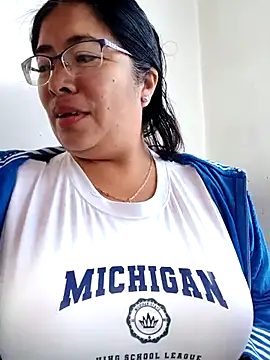   valentina18 online show from February 21, 1:11 pm