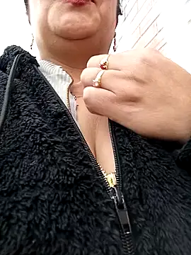   valentina18 online show from March 20, 4:42 pm