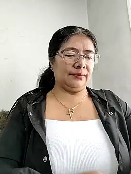   valentina18 online show from October 27, 1:04 pm