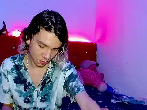 LAICK 01 online show from December 2, 12:07 pm