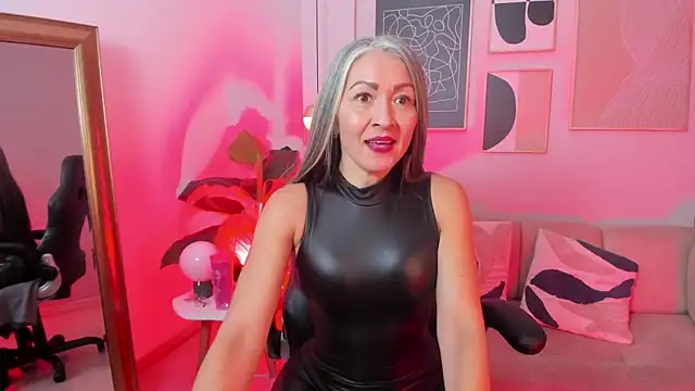  Nicoletteshea  online show from March 27, 9:25 pm