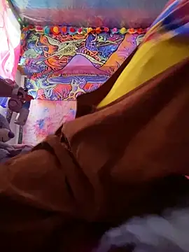 BABYUNICORN online show from December 19, 10:00 pm