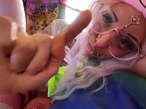 BABYUNICORN online show from January 10, 9:20 pm