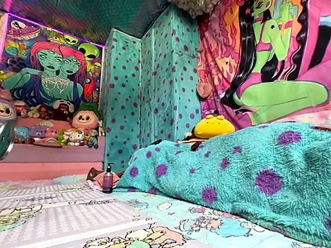 BABYUNICORN online show from October 26, 6:58 pm