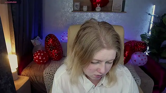 Snapshot of Tinker_Belll chatting on February 6, 11:04 pm Tinker Belll online show from February 6, 11:04 pm