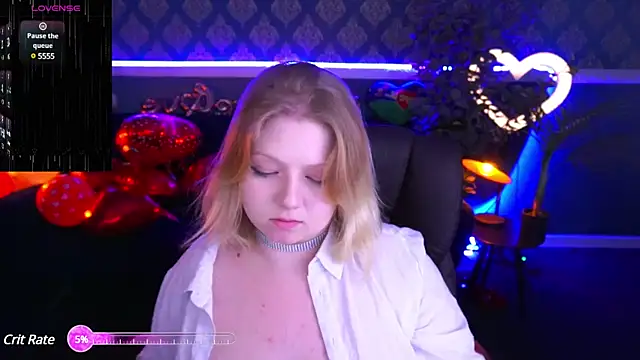 Snapshot of Tinker_Belll chatting on February 19, 10:42 pm Tinker Belll online show from February 19, 10:42 pm