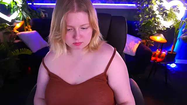 Snapshot of Tinker_Belll chatting on March 14, 4:10 am Tinker Belll online show from March 14, 4:10 am