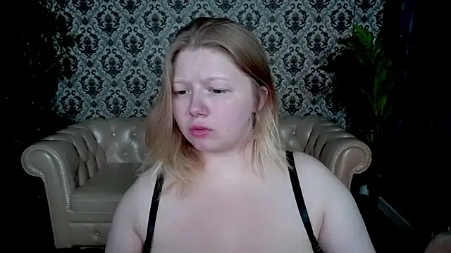 Snapshot of Tinker_Belll chatting on September 22, 7:16 pm Tinker Belll online show from September 22, 7:16 pm