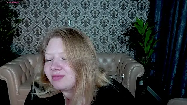 Snapshot of Tinker_Belll chatting on September 24, 7:17 pm Tinker Belll online show from September 24, 7:17 pm