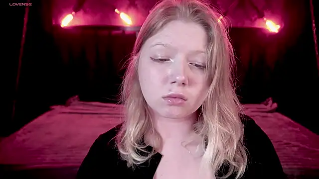 Snapshot of Tinker_Belll chatting on October 12, 7:13 pm Tinker Belll online show from October 12, 7:13 pm