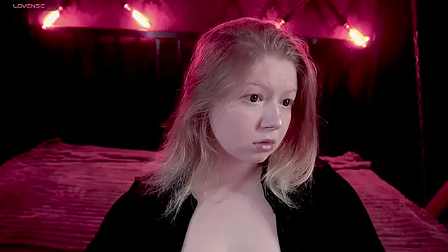 Snapshot of Tinker_Belll chatting on October 18, 7:14 pm Tinker Belll online show from October 18, 7:14 pm