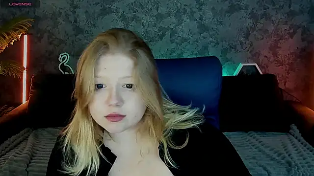 Snapshot of Tinker_Belll chatting on November 16, 8:25 pm Tinker Belll online show from November 16, 8:25 pm