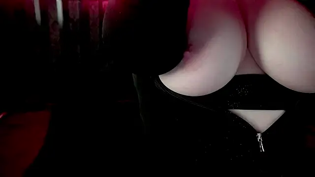 Snapshot of Tinker_Belll chatting on December 4, 8:06 pm Tinker Belll online show from December 4, 8:06 pm