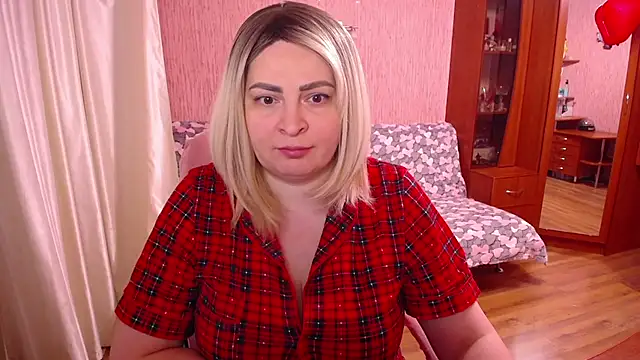 Snapshot of -MeowMeow chatting on February 27, 5:46 pm -MeowMeow online show from February 27, 5:46 pm