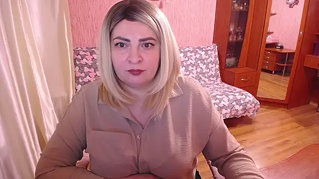 -MeowMeow online show from August 4, 5:59 pm