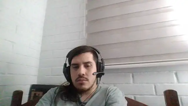 Snapshot of hung_weeb chatting on February 16, 1:47 am hung weeb online show from February 16, 1:47 am