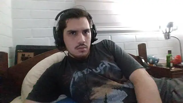 Snapshot of hung_weeb chatting on March 12, 3:24 am hung weeb online show from March 12, 3:24 am