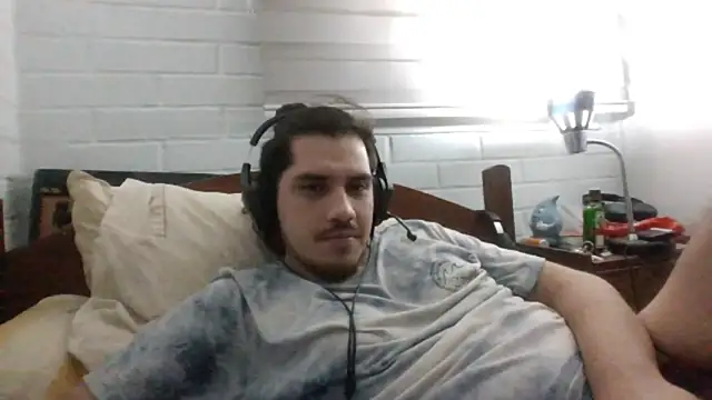 Snapshot of hung_weeb chatting on March 13, 6:26 am hung weeb online show from March 13, 6:26 am