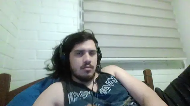 Snapshot of hung_weeb chatting on January 7, 3:31 am hung weeb online show from January 7, 3:31 am