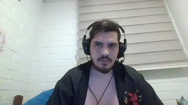 Snapshot of hung_weeb chatting on February 6, 2:38 am hung weeb online show from February 6, 2:38 am