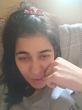 Snapshot of Mamamiabr chatting on May 14, 6:47 pm Mamamiabr online show from May 14, 6:47 pm