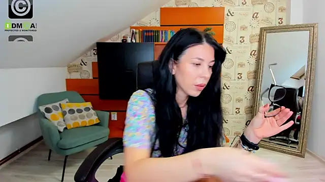 Snapshot of EmillyTaylor chatting on January 21, 4:21 am EmillyTaylor online show from January 21, 4:21 am