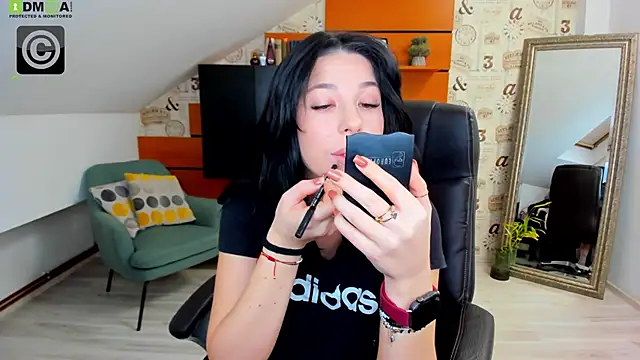 Snapshot of EmillyTaylor chatting on February 10, 4:41 am EmillyTaylor online show from February 10, 4:41 am