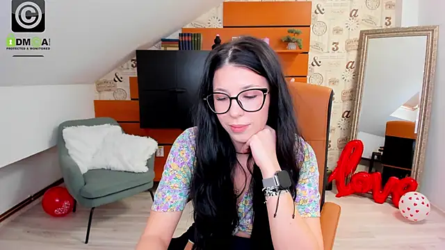 Snapshot of EmillyTaylor chatting on February 25, 10:47 am EmillyTaylor online show from February 25, 10:47 am