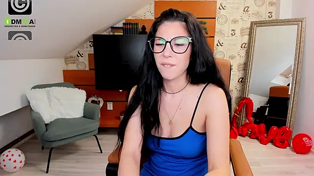 Snapshot of EmillyTaylor chatting on March 17, 7:46 am EmillyTaylor online show from March 17, 7:46 am