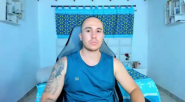 Snapshot of juan__jimenez chatting on January 19, 1:32 am juan jimenez online show from January 19, 1:32 am