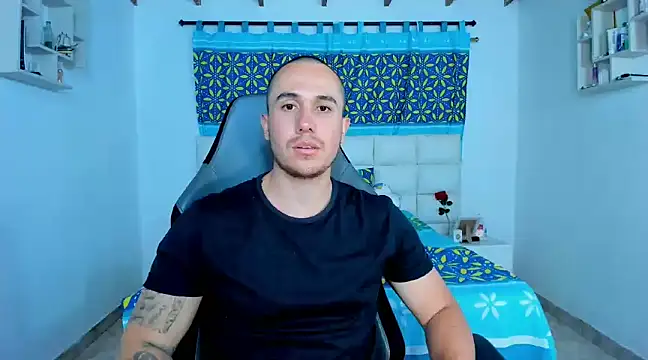 Snapshot of juan__jimenez chatting on January 20, 7:25 am juan jimenez online show from January 20, 7:25 am