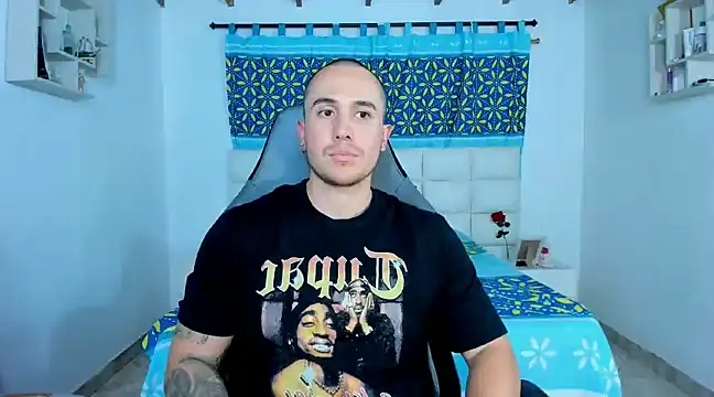 Snapshot of juan__jimenez chatting on January 25, 1:10 am juan jimenez online show from January 25, 1:10 am