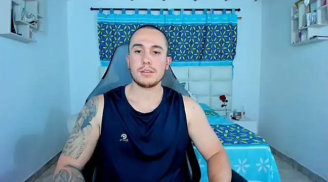 Snapshot of juan__jimenez chatting on February 5, 1:04 am juan jimenez online show from February 5, 1:04 am