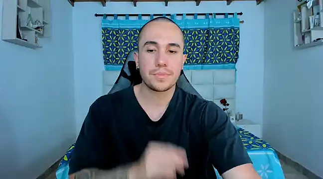 Snapshot of juan__jimenez chatting on February 10, 12:19 am juan jimenez online show from February 10, 12:19 am