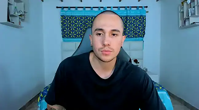 Snapshot of juan__jimenez chatting on February 10, 4:19 am juan jimenez online show from February 10, 4:19 am