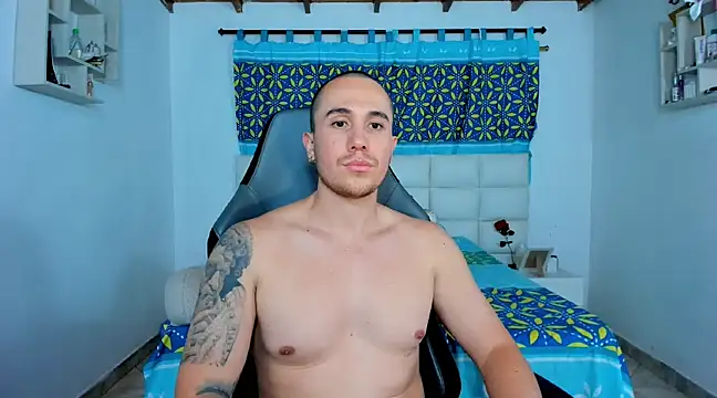 Snapshot of juan__jimenez chatting on February 12, 2:35 am juan jimenez online show from February 12, 2:35 am