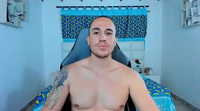 Snapshot of juan__jimenez chatting on February 13, 2:12 am juan jimenez online show from February 13, 2:12 am