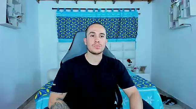 Snapshot of juan__jimenez chatting on February 18, 12:26 am juan jimenez online show from February 18, 12:26 am