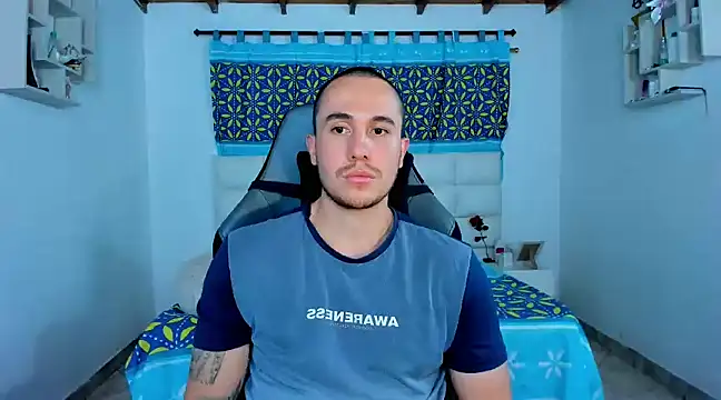 Snapshot of juan__jimenez chatting on February 19, 2:55 am juan jimenez online show from February 19, 2:55 am